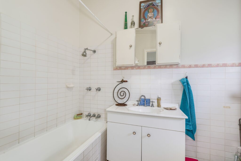 10 Henry Street, Tighes Hill, NSW 2297