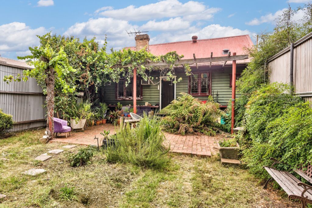 10 Henry Street, Tighes Hill, NSW 2297