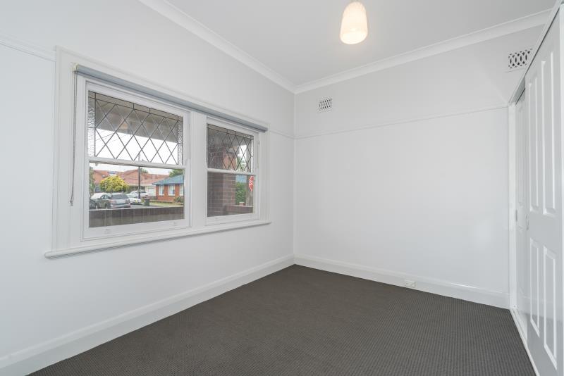 10 ROSE STREET, MEREWETHER, NSW 2291 AUS