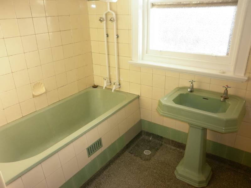 2/56 BAR BEACH AVENUE, THE JUNCTION, NSW 2291 AUS