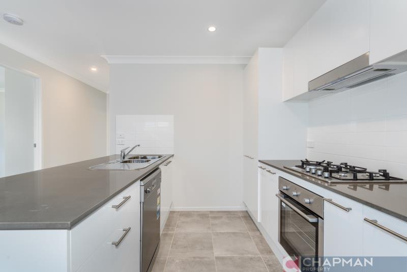 2/8 GLAUCA STREET, FLETCHER, NSW 2287 AUS