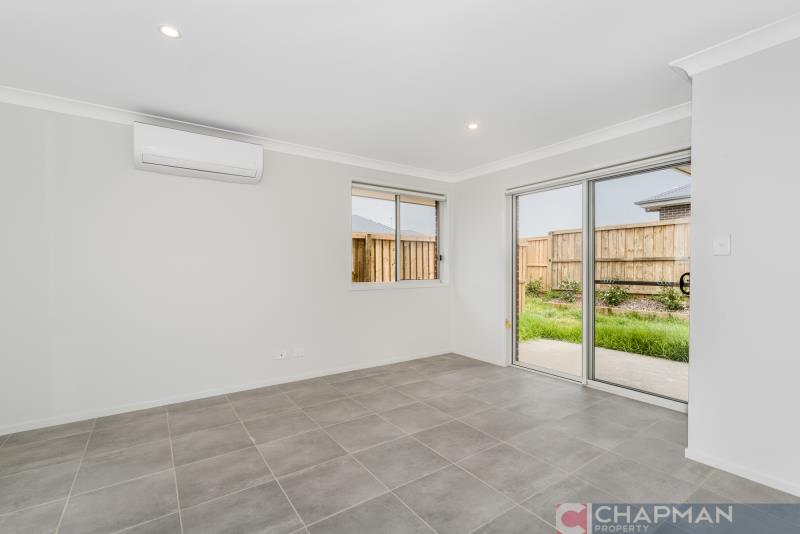 2/8 GLAUCA STREET, FLETCHER, NSW 2287 AUS