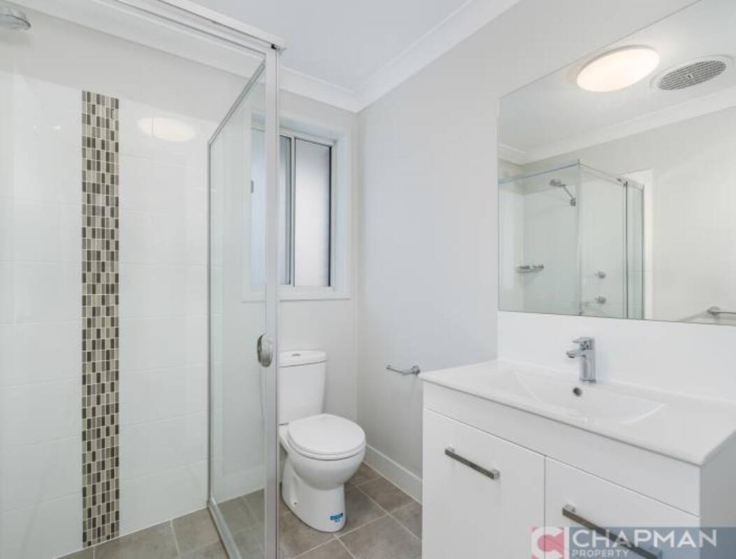 2/8 GLAUCA STREET, FLETCHER, NSW 2287 AUS