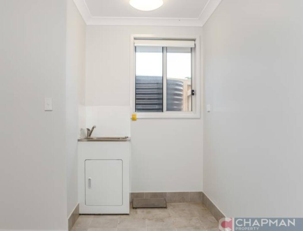 2/8 GLAUCA STREET, FLETCHER, NSW 2287 AUS