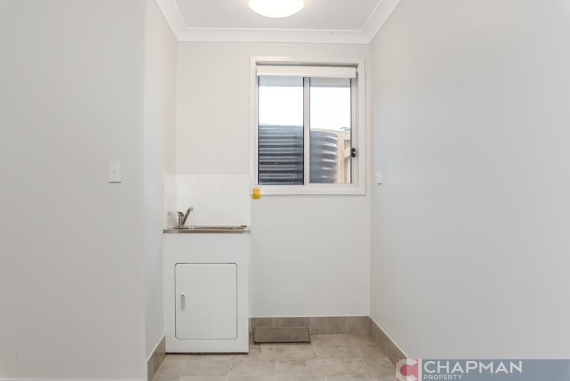 2/8 GLAUCA STREET, FLETCHER, NSW 2287 AUS