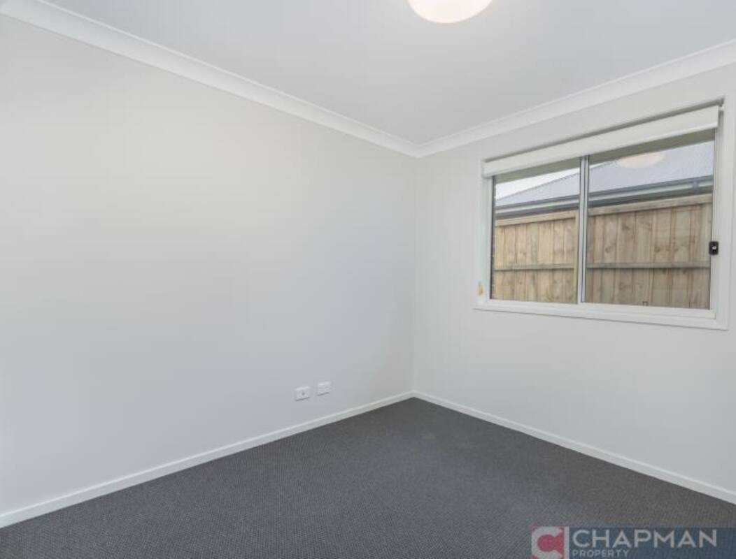 2/8 GLAUCA STREET, FLETCHER, NSW 2287 AUS