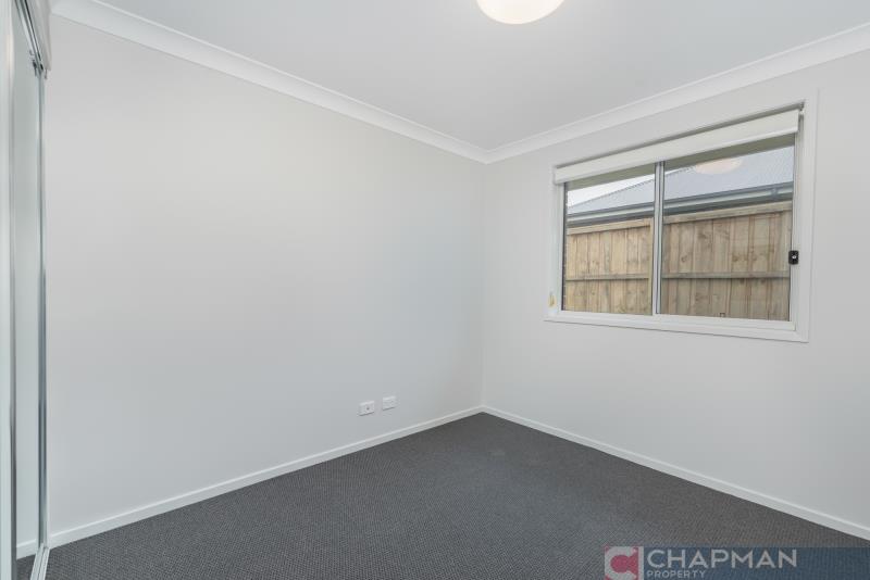 2/8 GLAUCA STREET, FLETCHER, NSW 2287 AUS