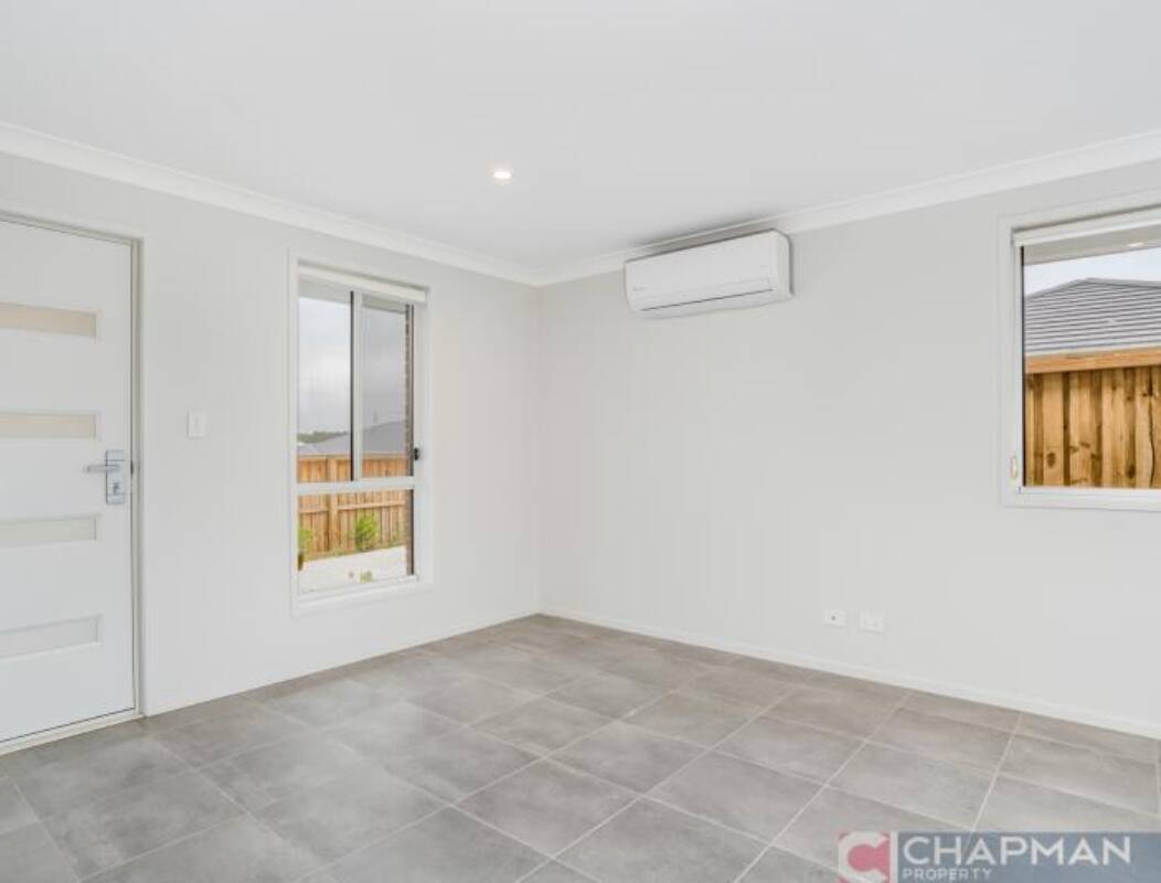 2/8 GLAUCA STREET, FLETCHER, NSW 2287 AUS