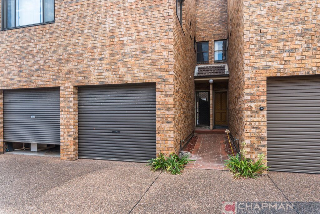 4/10 Kitchener Parade, The Hill, NSW 2300