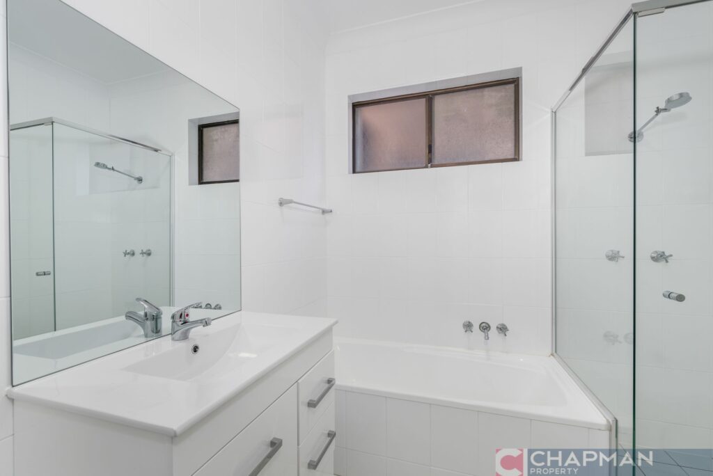 4/10 Kitchener Parade, The Hill, NSW 2300