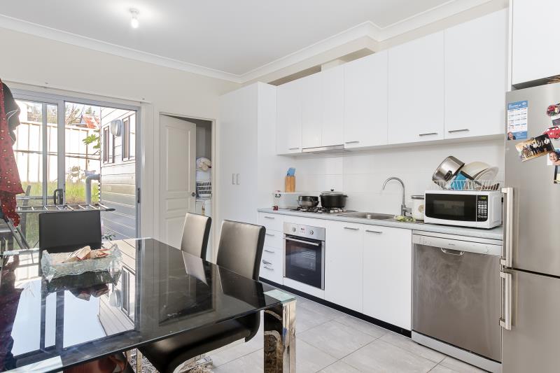 8/33 LONGWORTH AVENUE, WALLSEND, NSW 2287 AUS