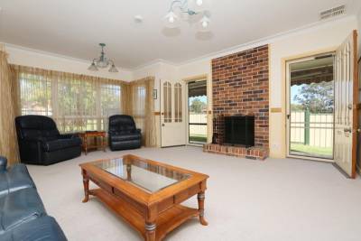 1 TRAFALGAR CRESCENT, VALENTINE, NSW 2280 AUS