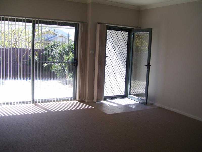 2/128 Broadmeadow Road, BROADMEADOW, NSW 2292 AUS