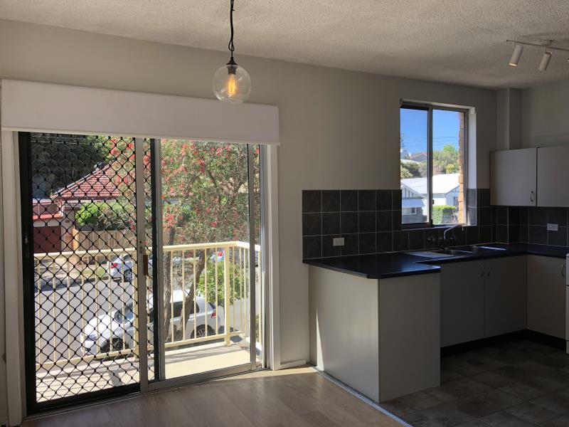 2/28 Brooks Street, COOKS HILL, NSW 2300 AUS