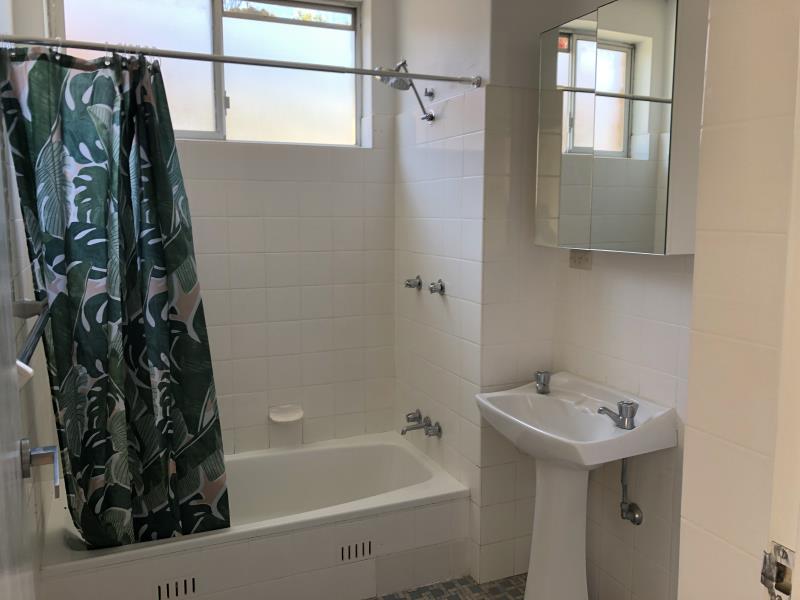 2/28 Brooks Street, COOKS HILL, NSW 2300 AUS